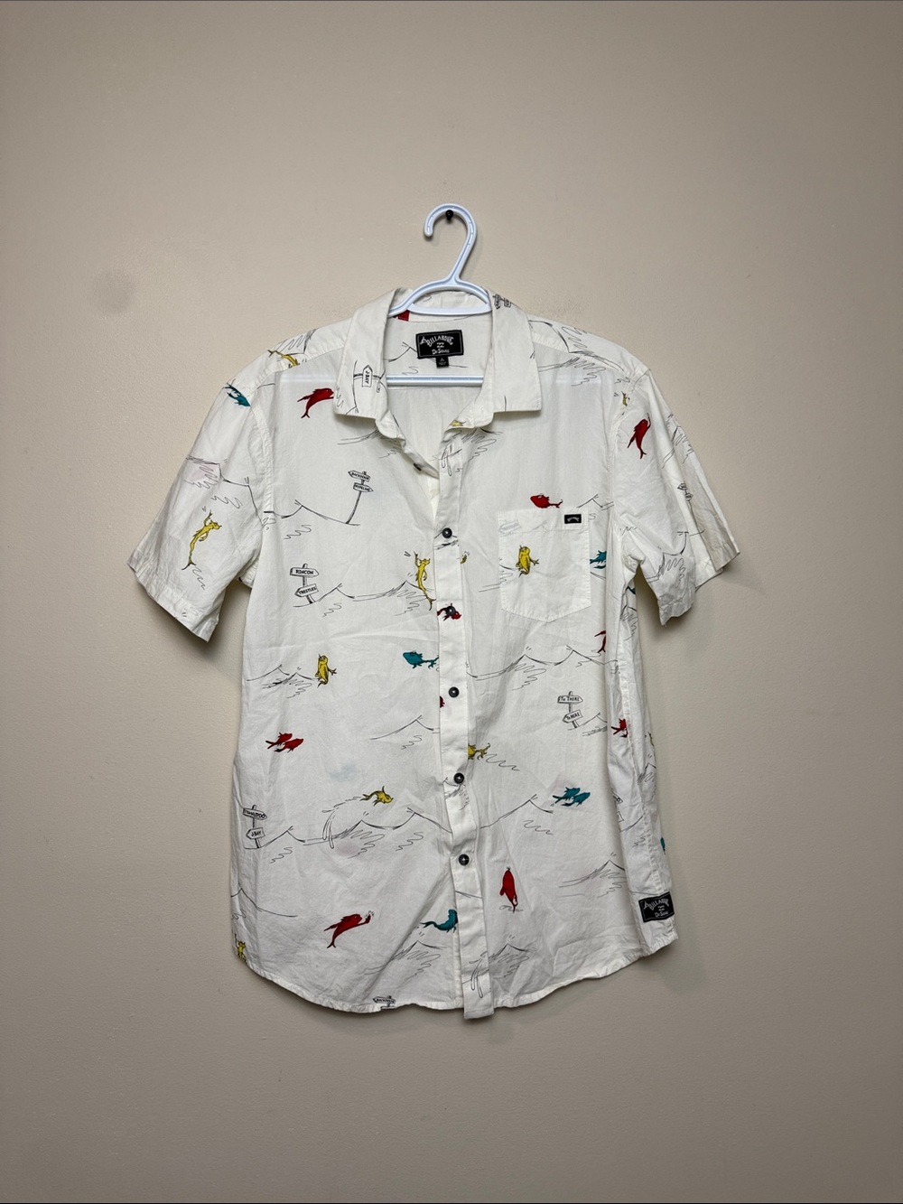 Billabong x Dr Seuss White Short Sleeve Button-Up size L